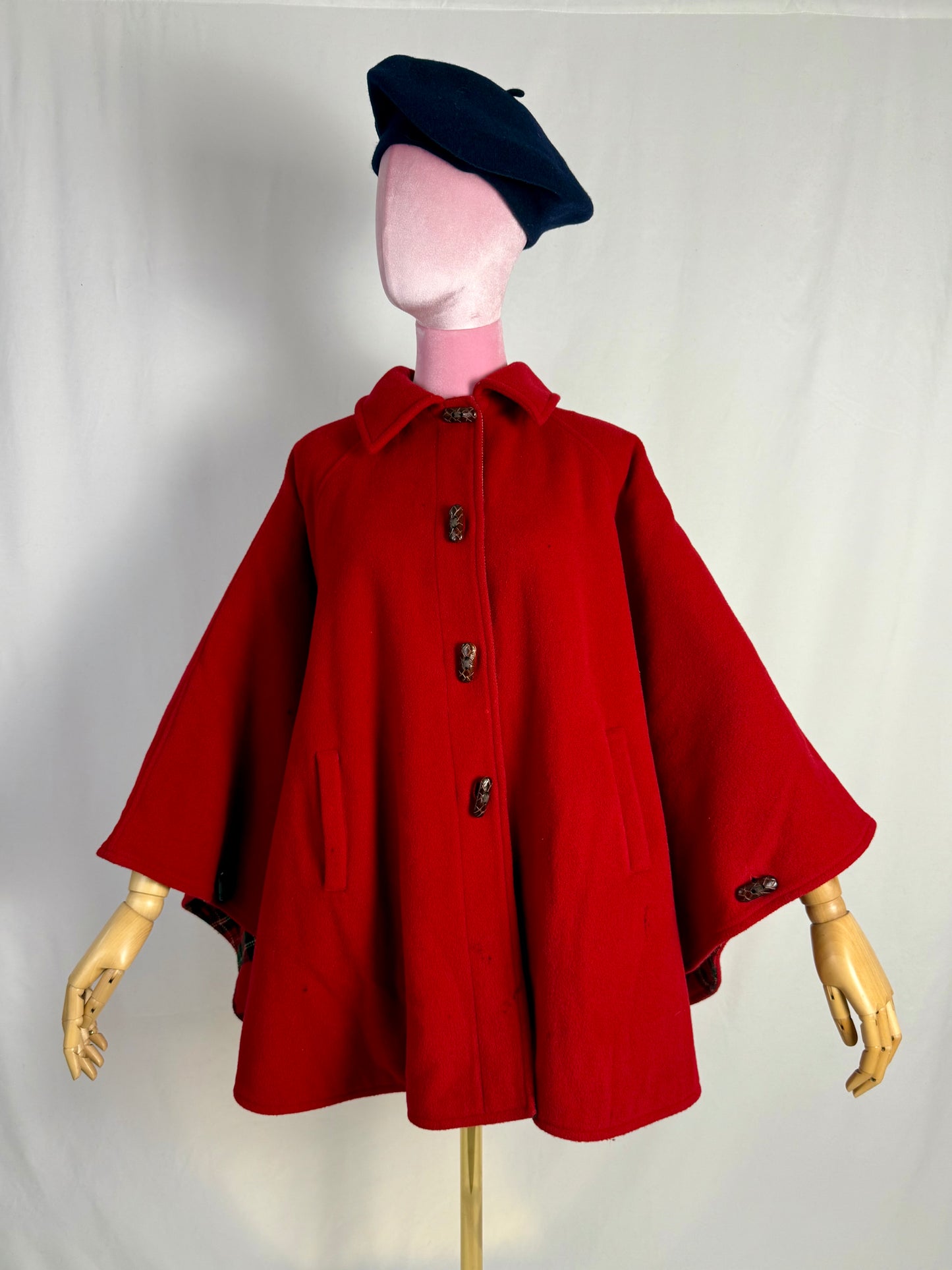 Mantella in lana rossa - TG. 38 - 46