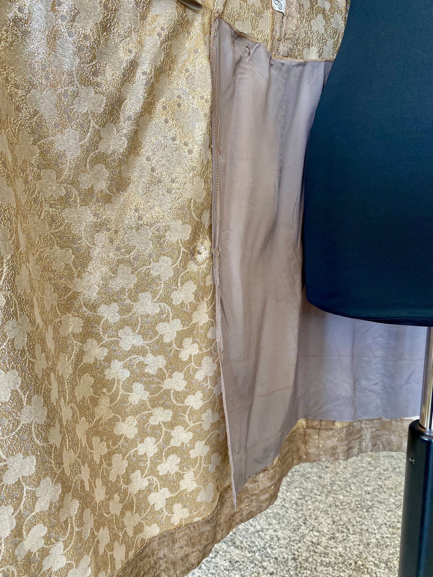 Abito sartoriale anni '60 in lurex oro – Gina Palumbo Roma - TG. 40 circa