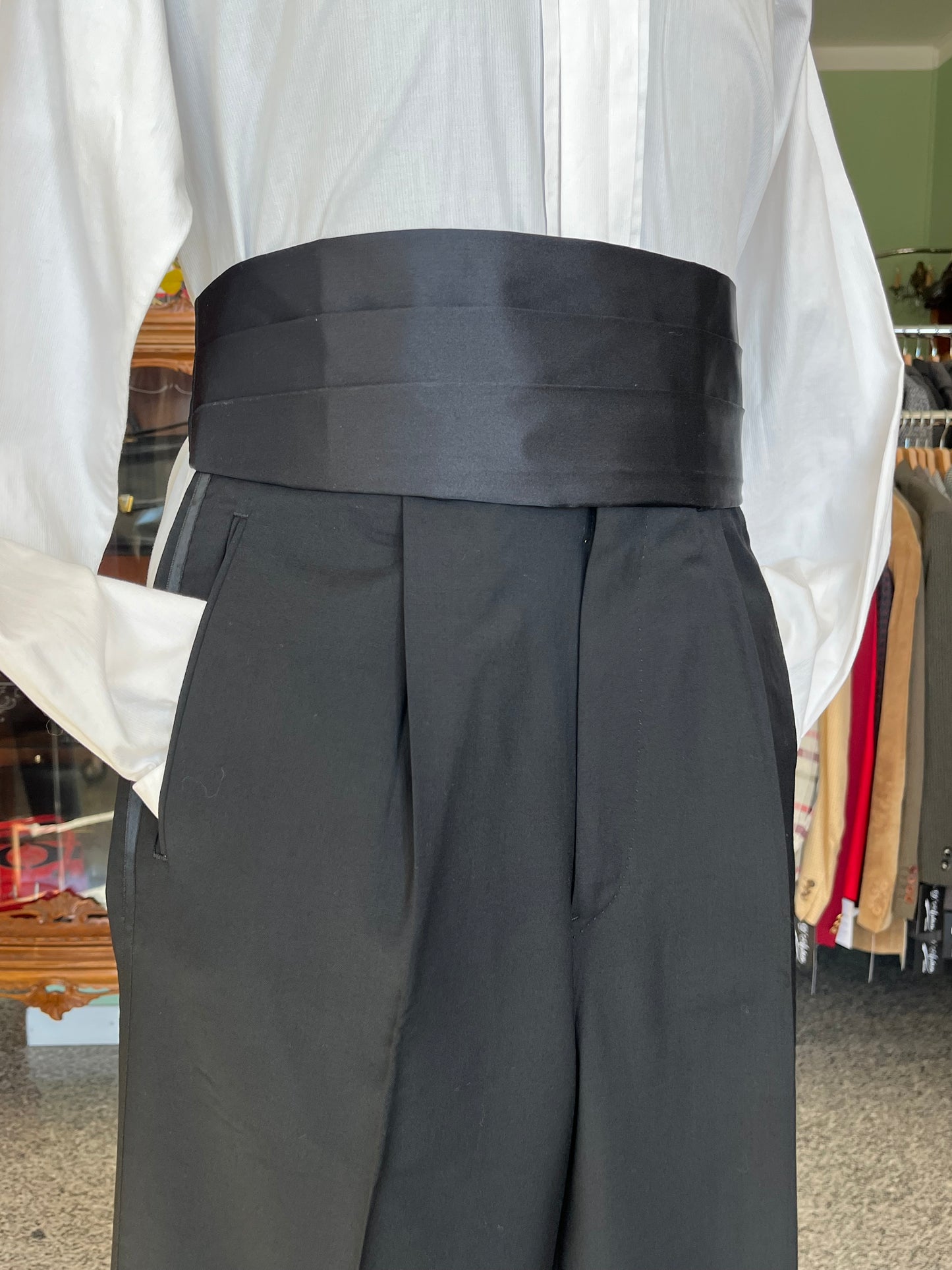 Smoking Valentino anni ‘80 con accessori tg. 48