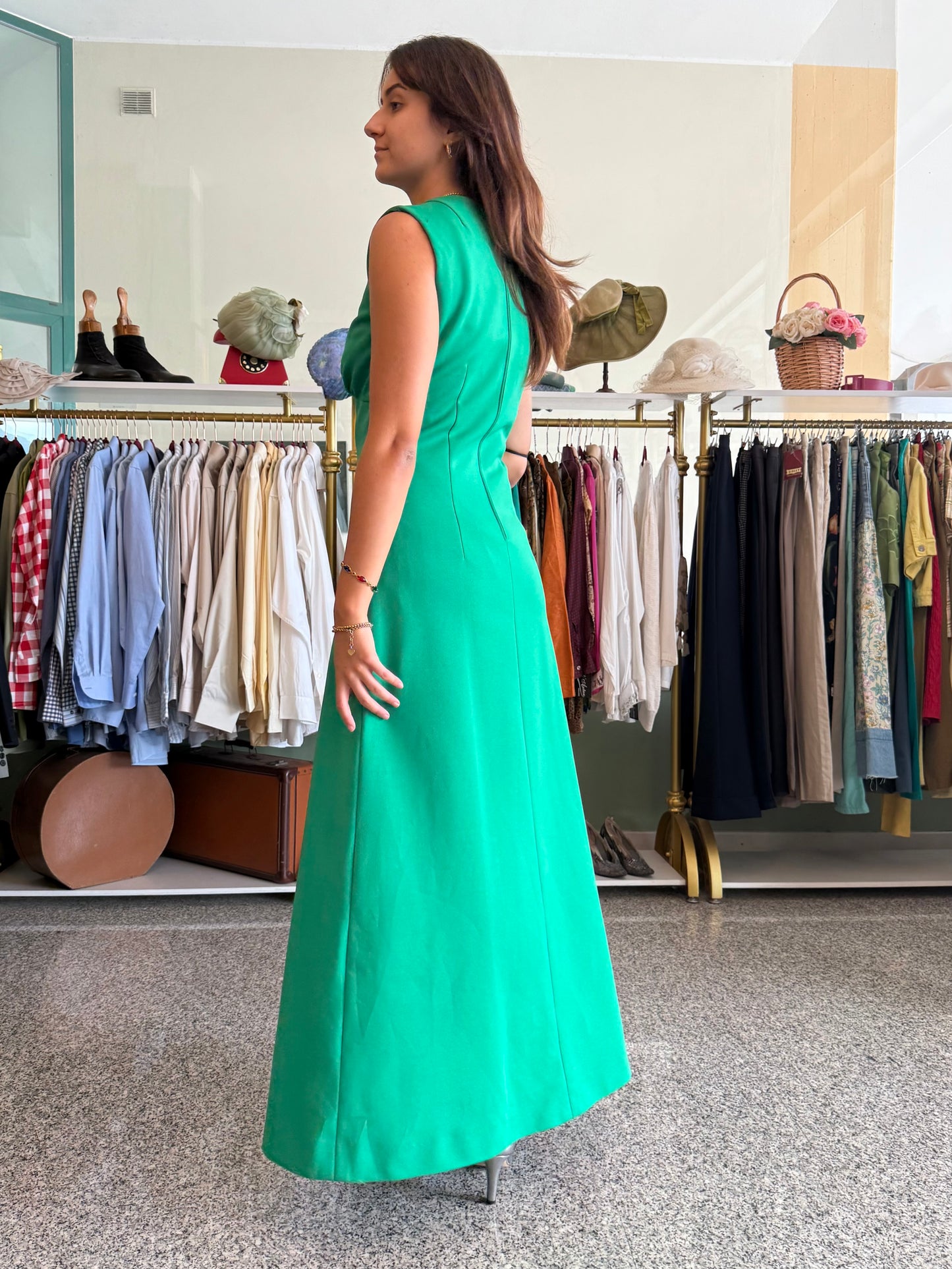 Maxi dress anni ‘70 verde brillante con ricamo floreale - TG. 40