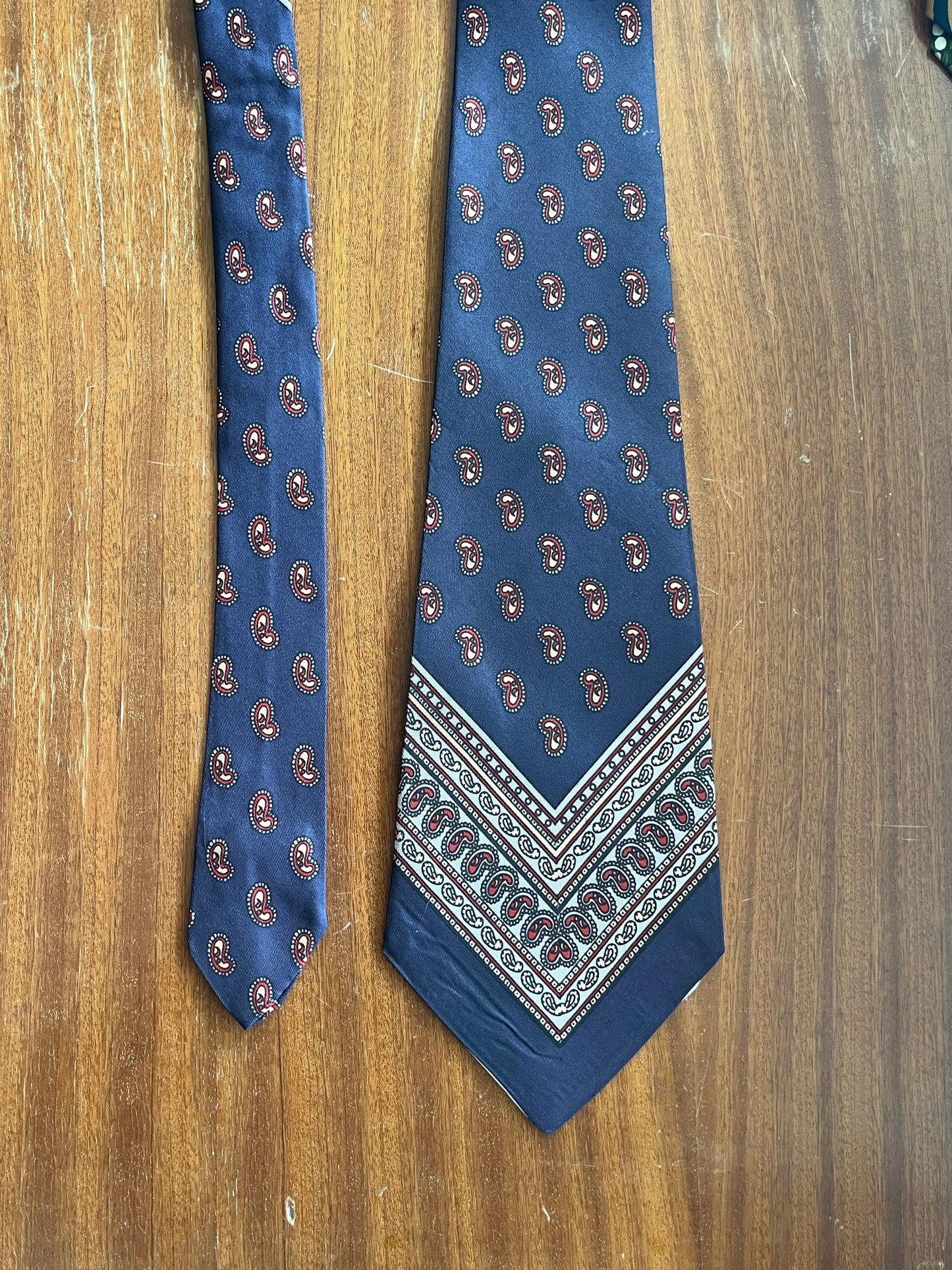 Cravatta swing anni ‘70 viola