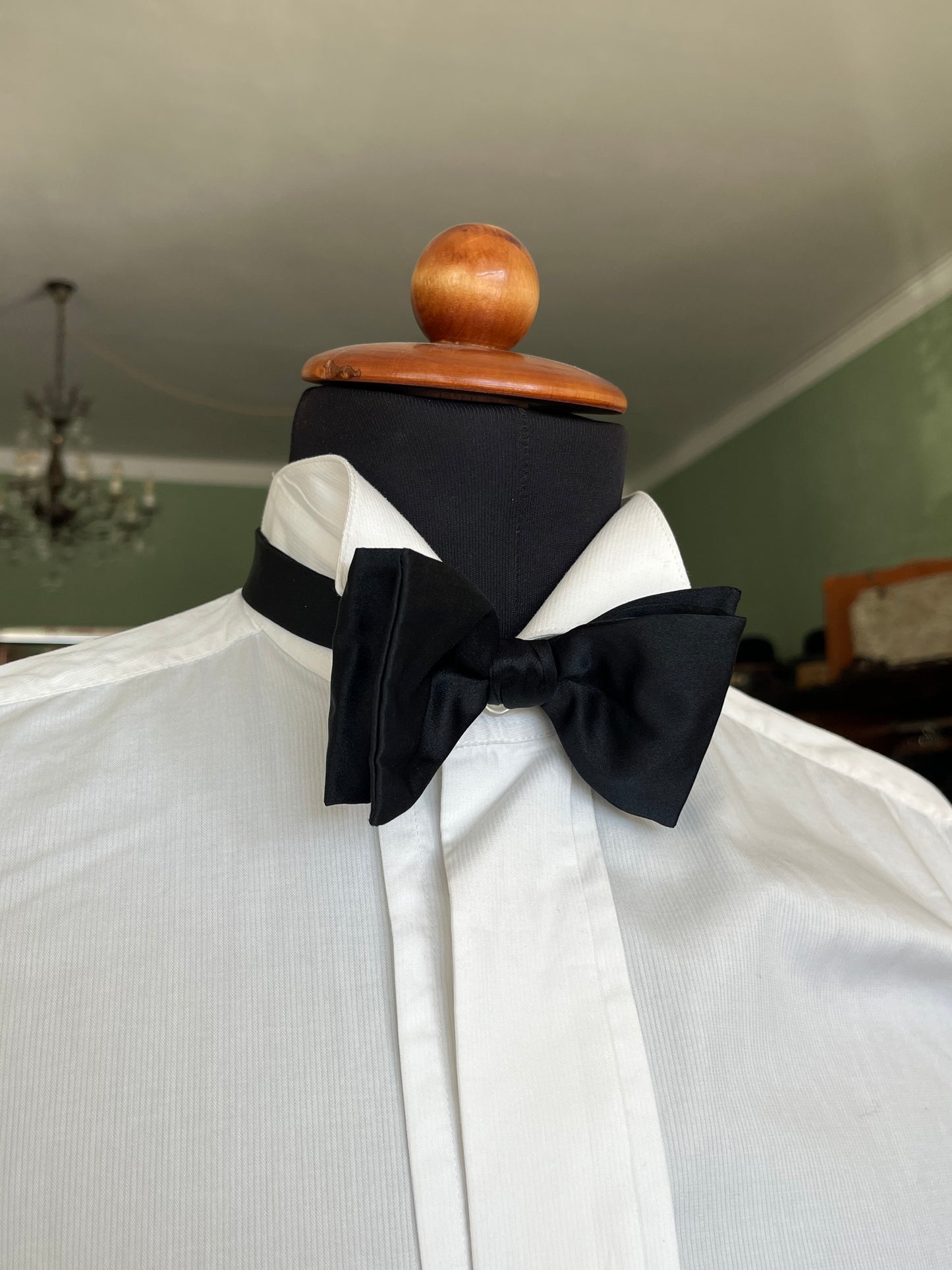 Smoking Valentino anni ‘80 con accessori tg. 48