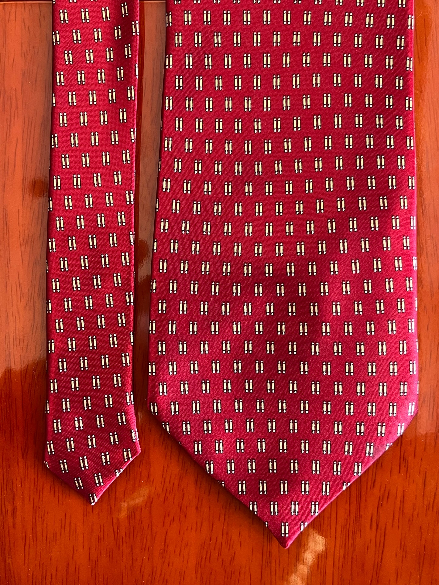 Cravatta anni ‘90 rossa