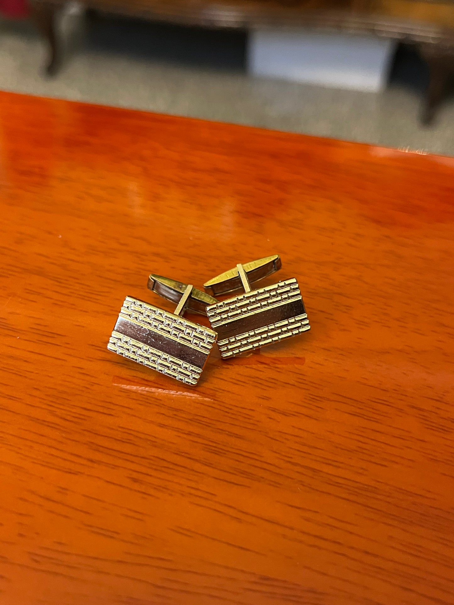 Gemelli dorati rettangolari