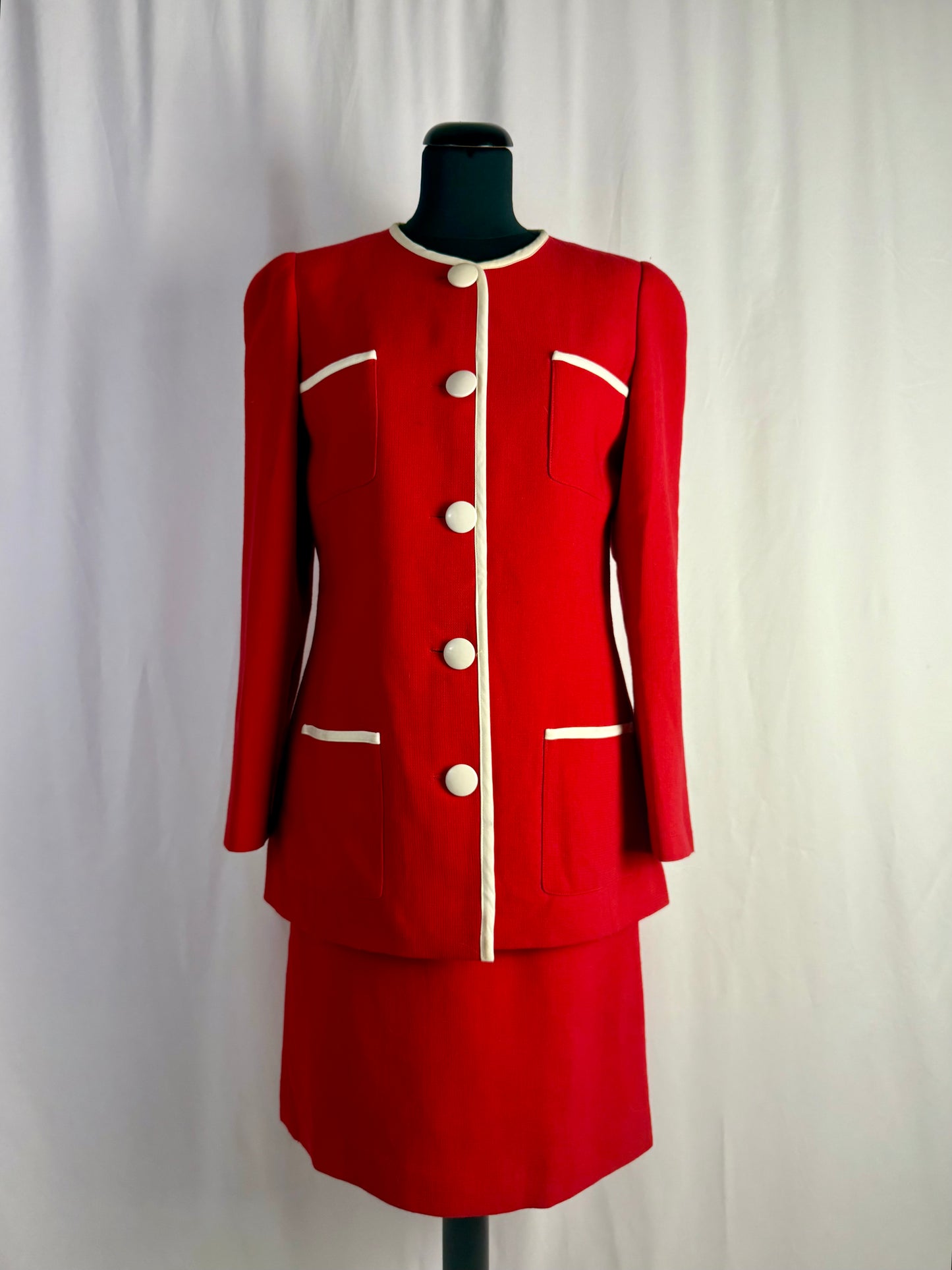 Tailleur anni ‘80 rosso con profili bianchi - TG. 40