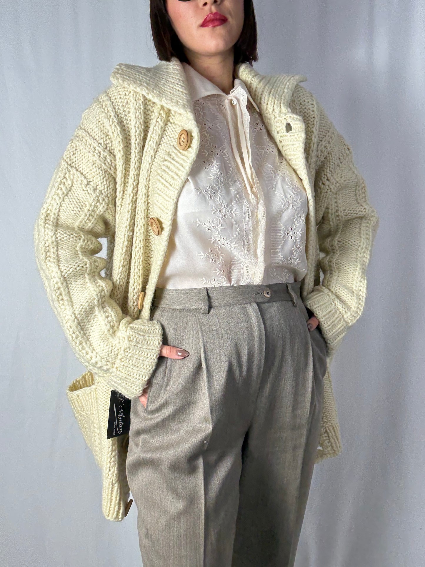 Cardigan Vintage Crema in Lana Grossa – Lavorazione a Treccia e Bottoni in Legno - TG. 44 - 48