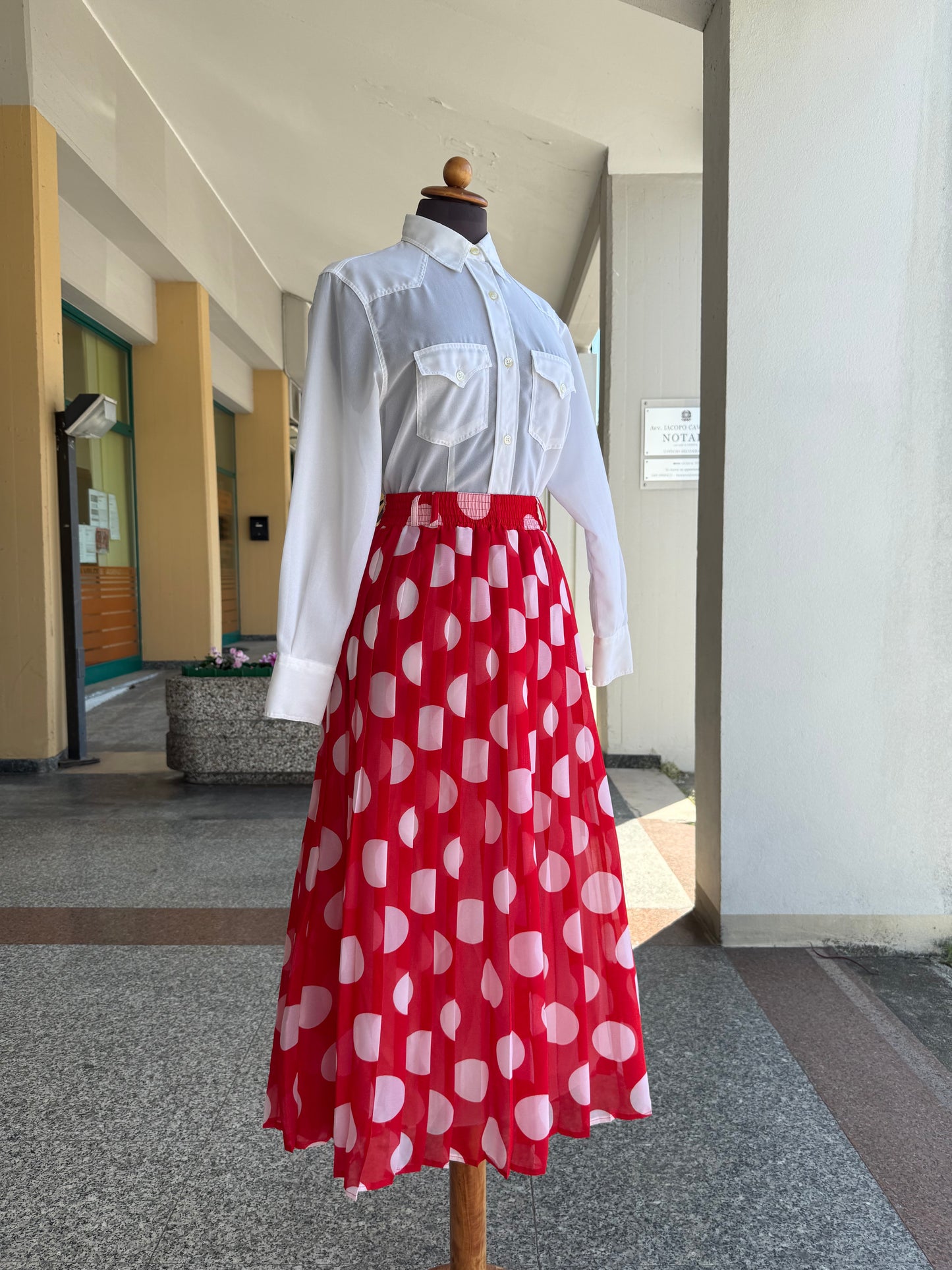 Gonna rossa a maxi pois - TG. 46