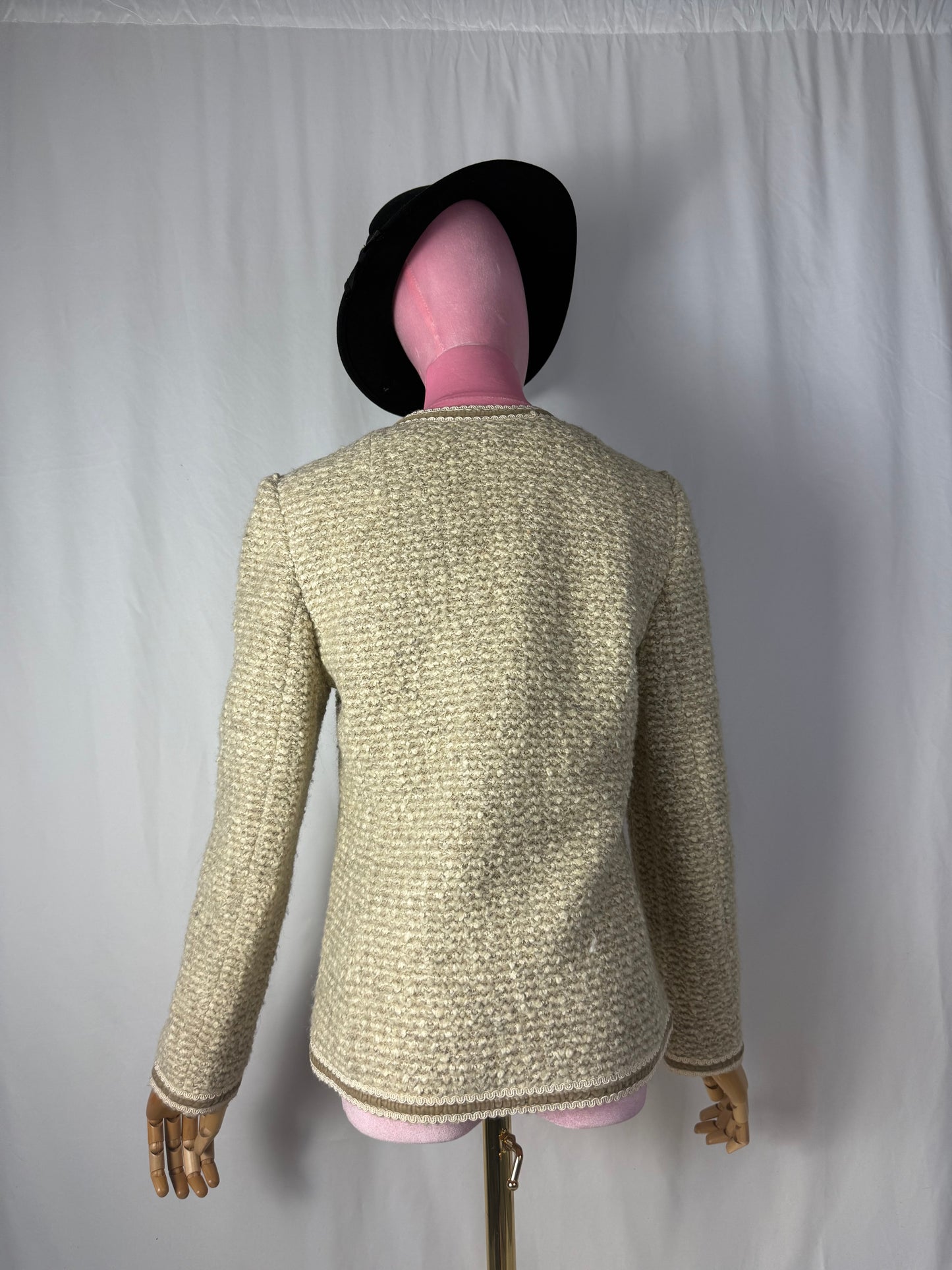 Giacca anni ‘60 in bouclé di lana crema con profili – TG. 38/40