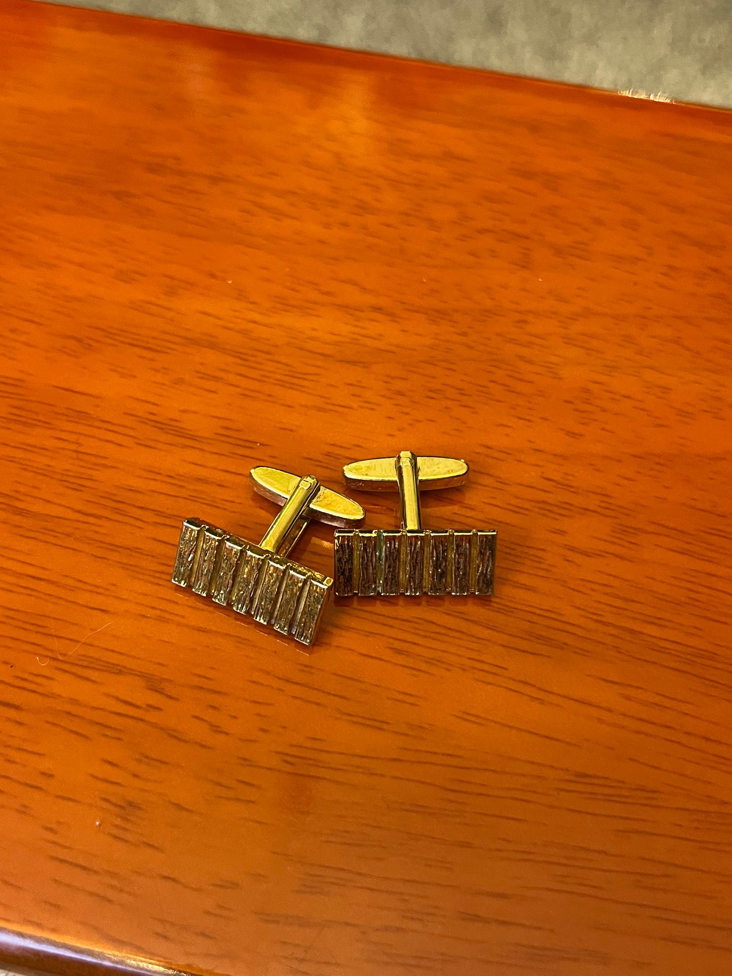 Gemelli dorati rettangolari