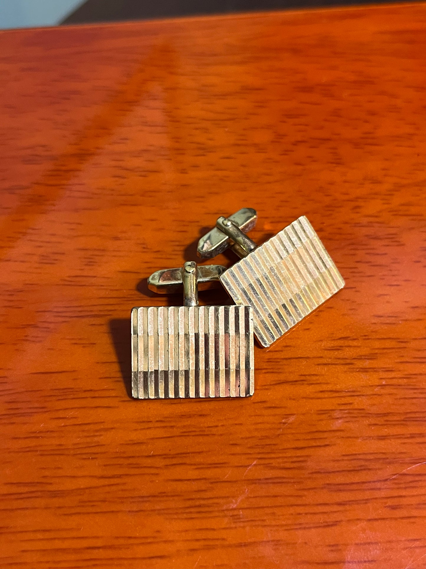 Gemelli dorati rettangolari