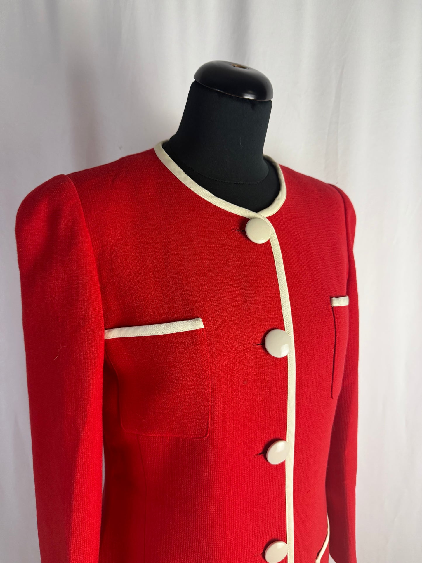 Tailleur anni ‘80 rosso con profili bianchi - TG. 40
