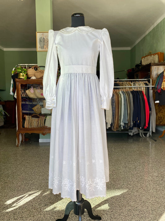 Abito bianco anni '70 in cotone ricamato stile prateria - TG. 38/40