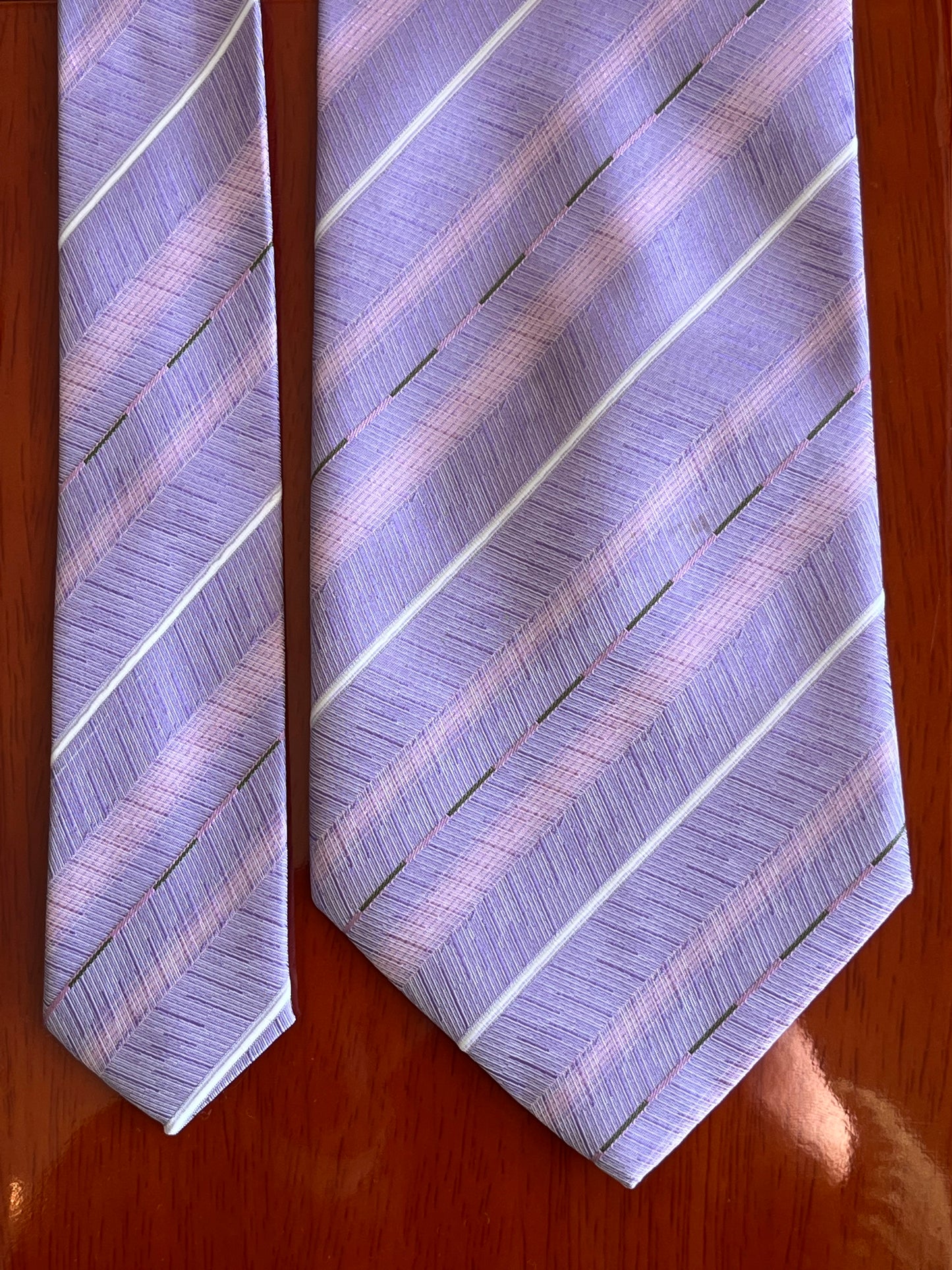 Cravatta anni ‘90 lilla