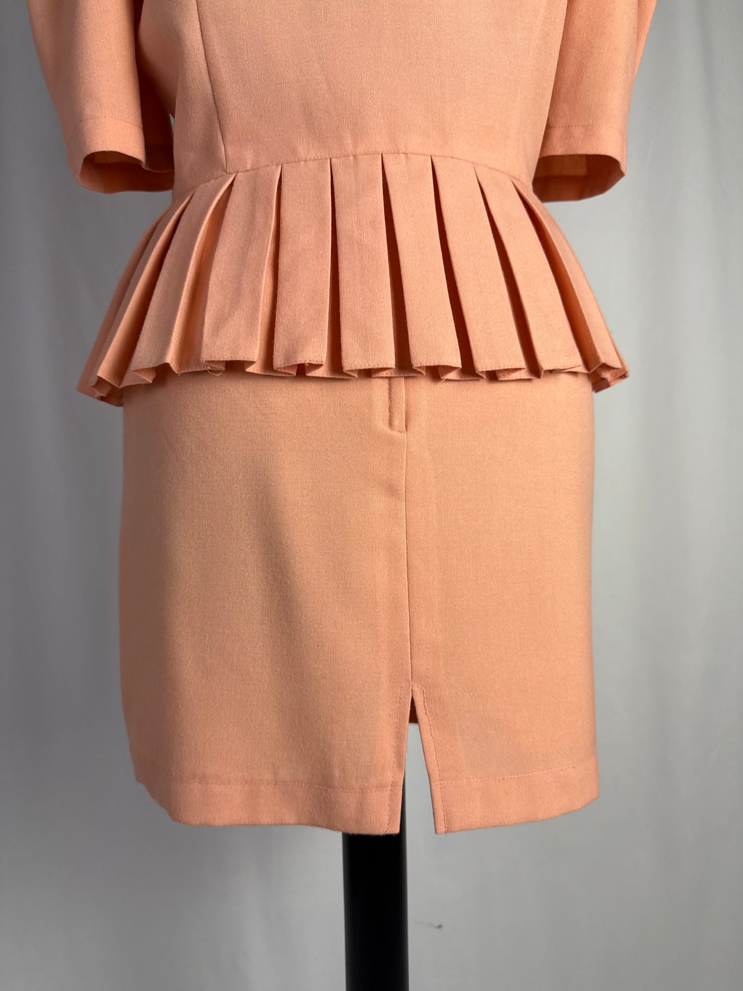 Tailleur anni ‘80 color pesca in fresco lana - TG. 40