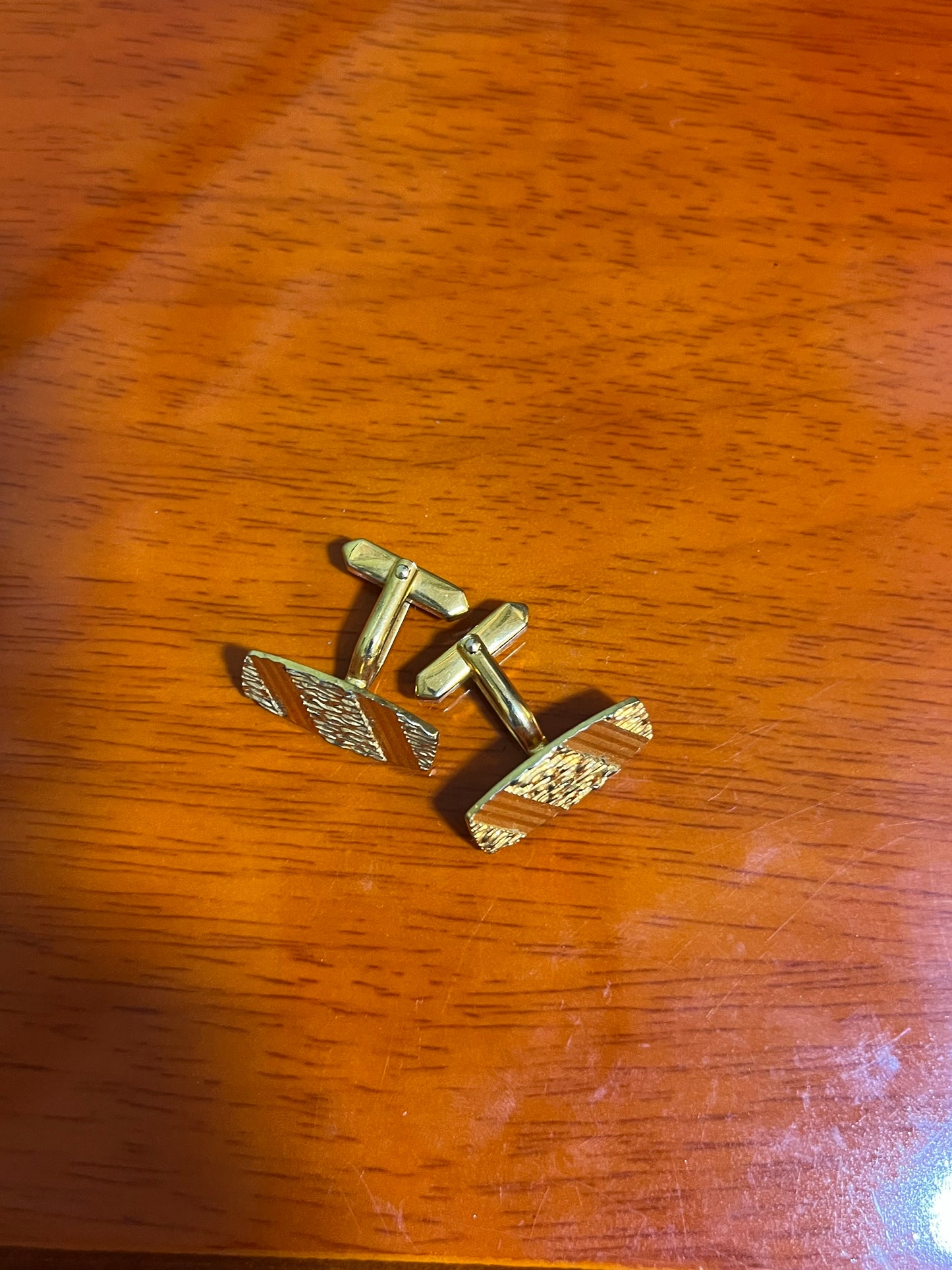 Gemelli dorati rettangolari