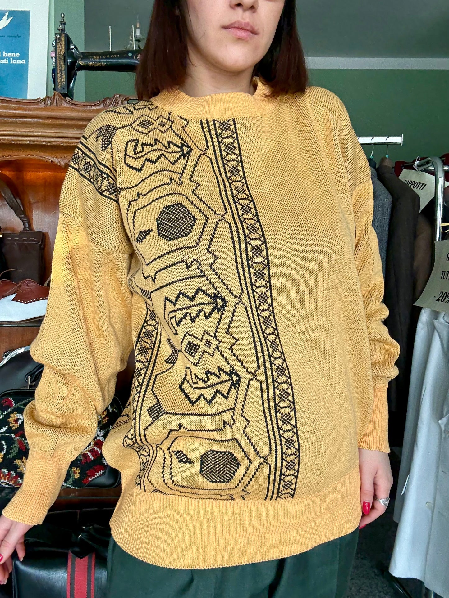 Maglia giallo ocra con fantasia geometrica - TG. L/XL