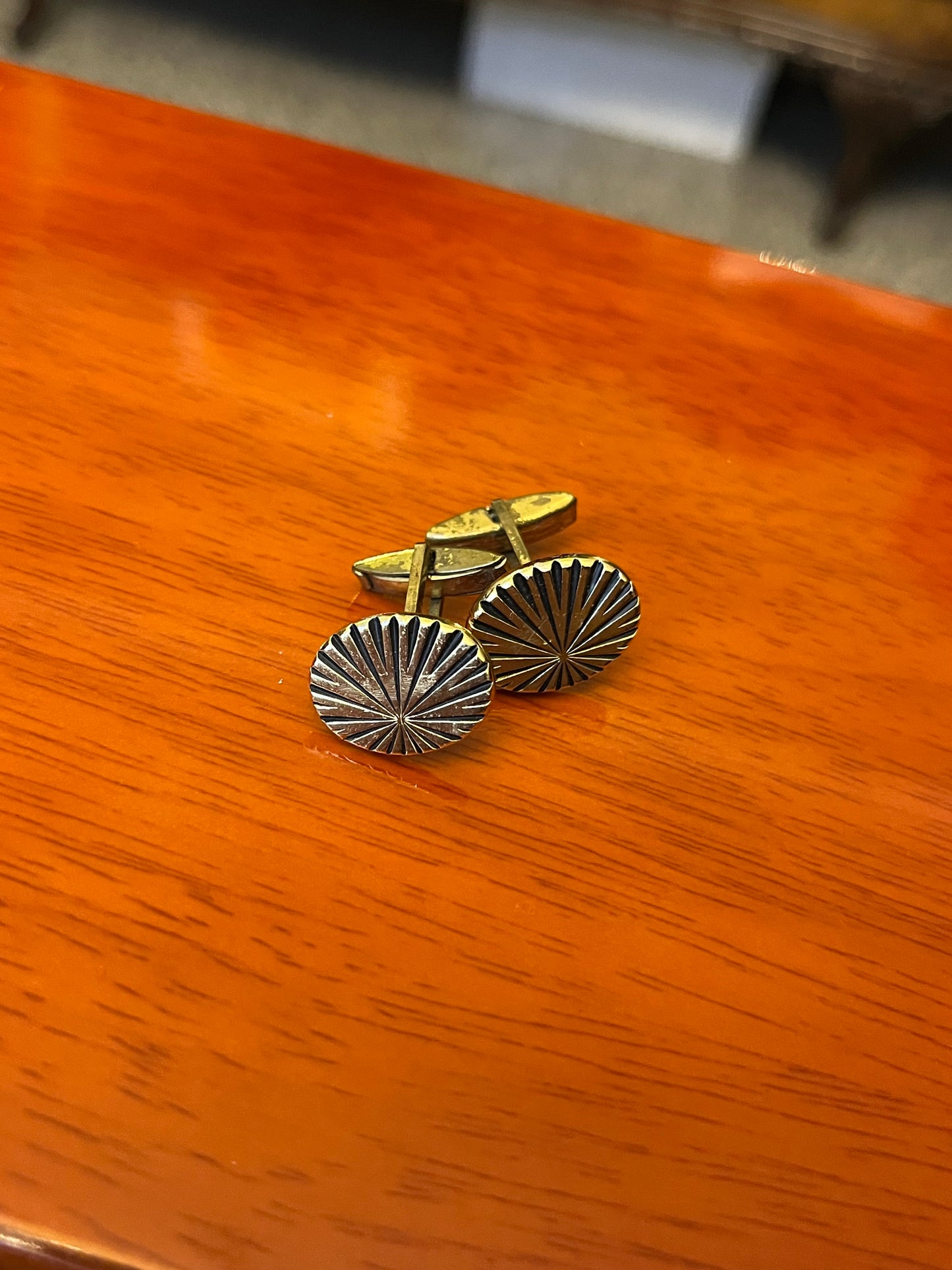 Gemelli dorati ovali