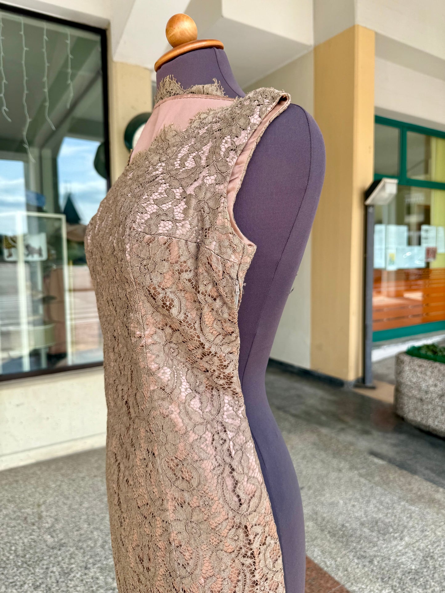 Abito anni ‘60 in pizzo e seta duchesse - TG. 40