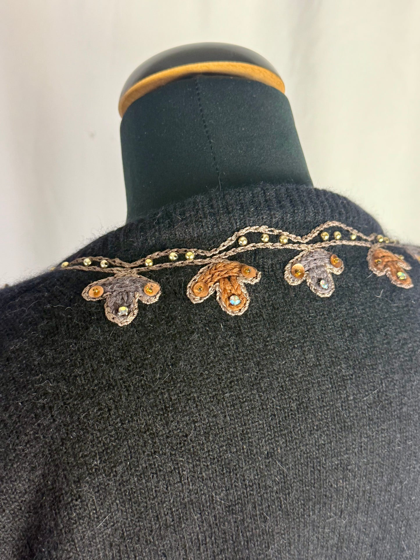 Cardigan in angora con ricami gioiello - TG. 42/44