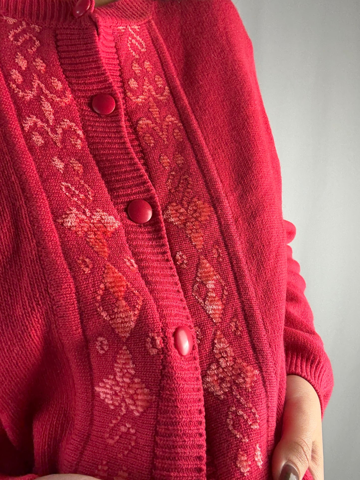 Cardigan in lana rosso con pannello jacquard ton-sur-ton - TG. 44