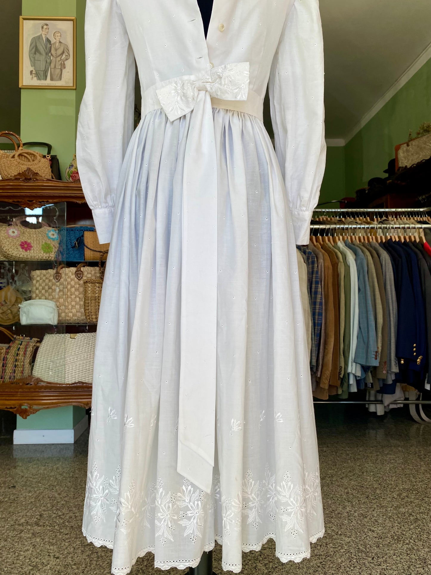 Abito bianco anni '70 in cotone ricamato stile prateria - TG. 38/40