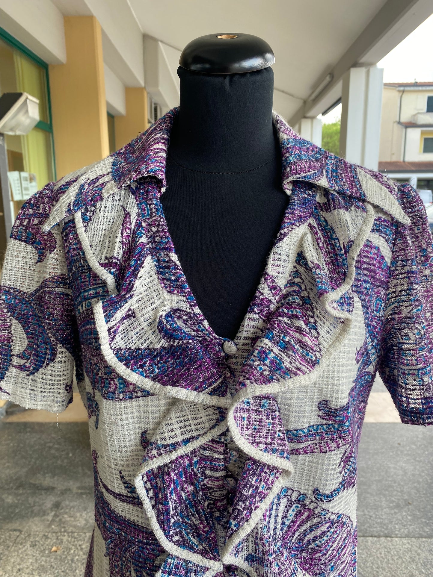 Abito sartoriale primi ’70 con volant  
- TG. 44 circa