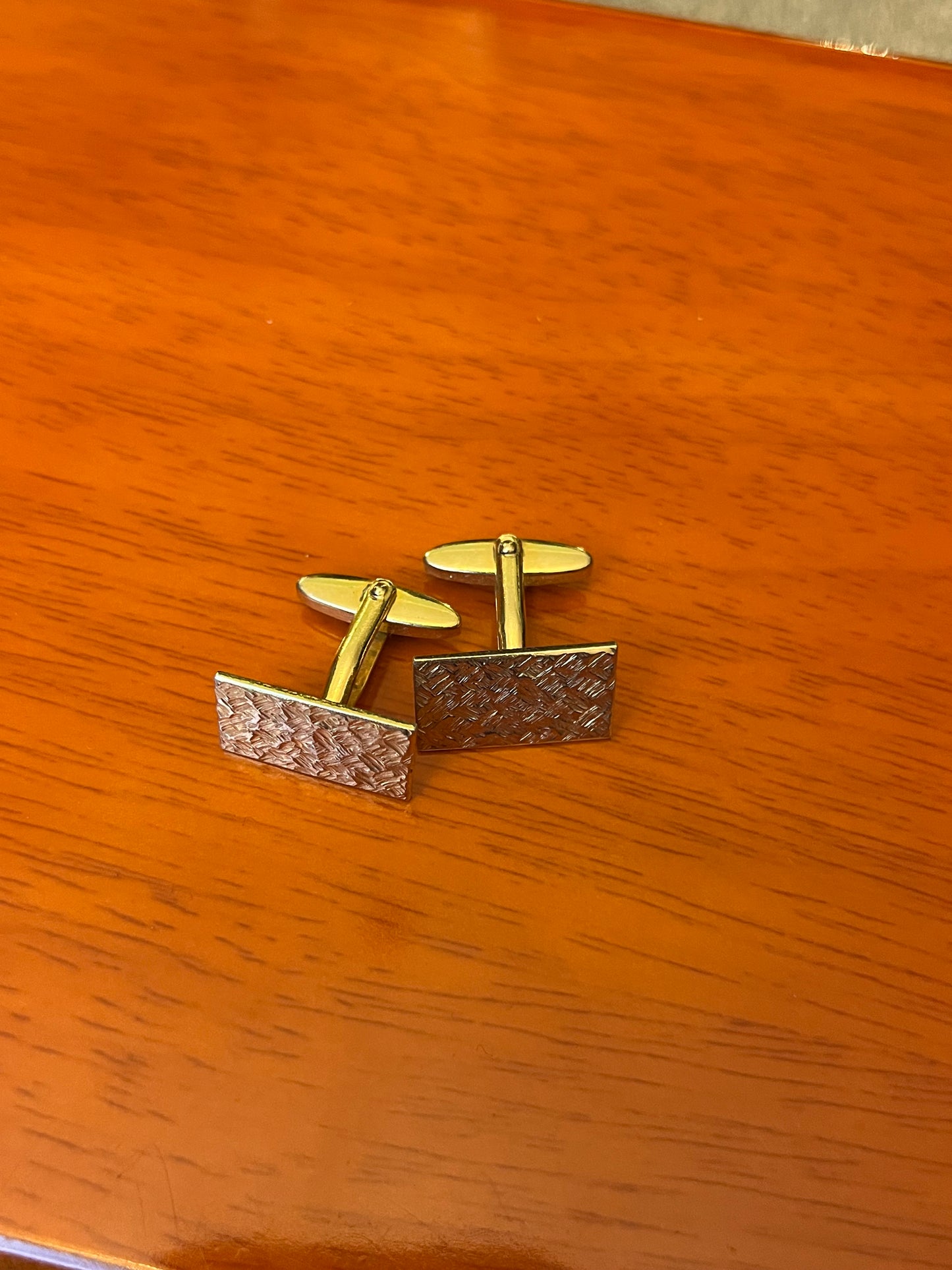 Gemelli dorati rettangolari