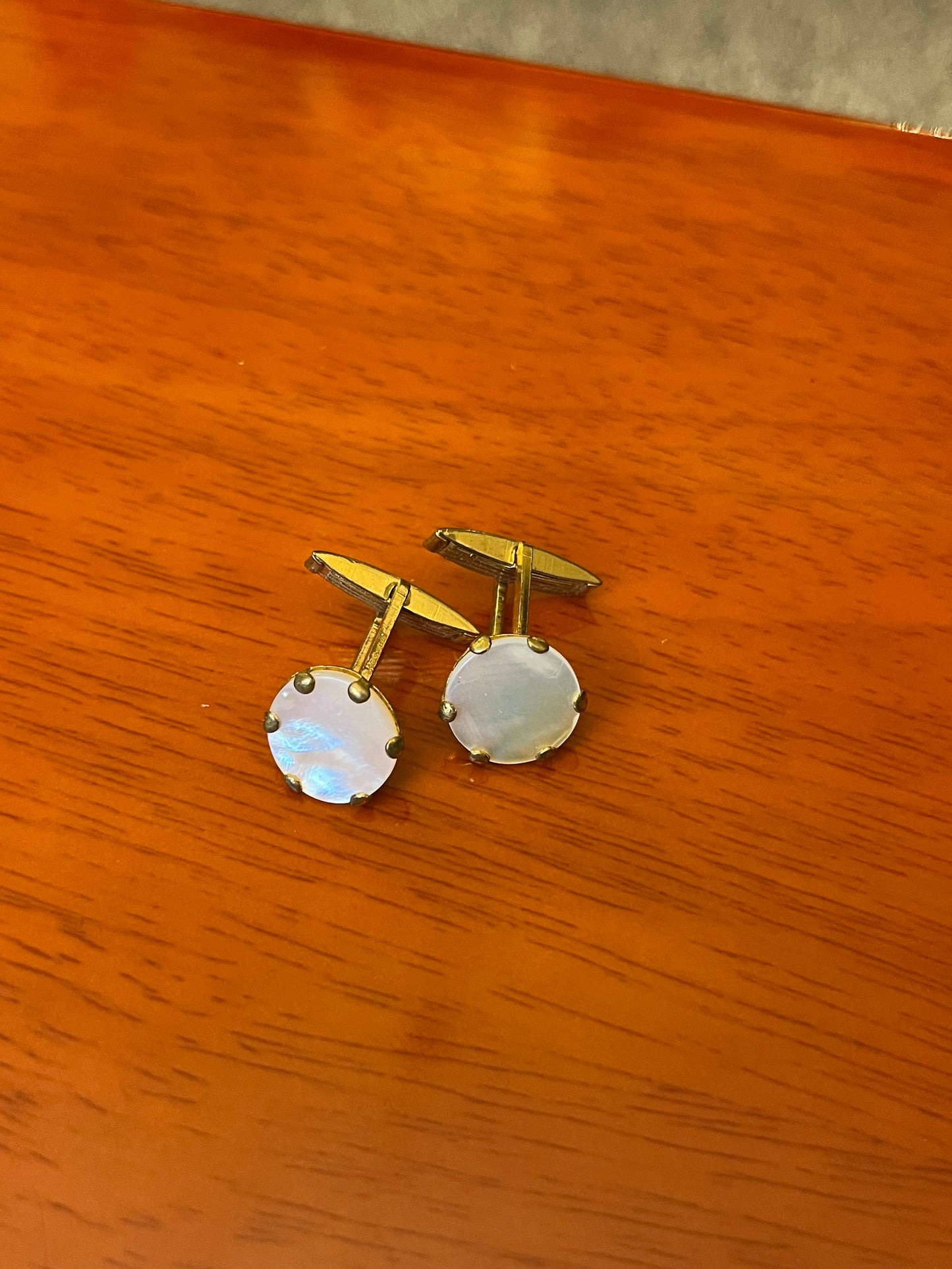 Gemelli dorati madreperla