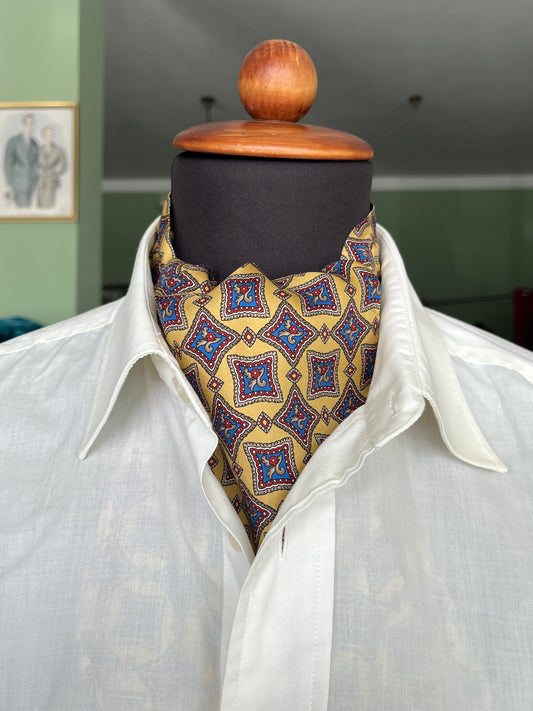 Ascot seta geometrie