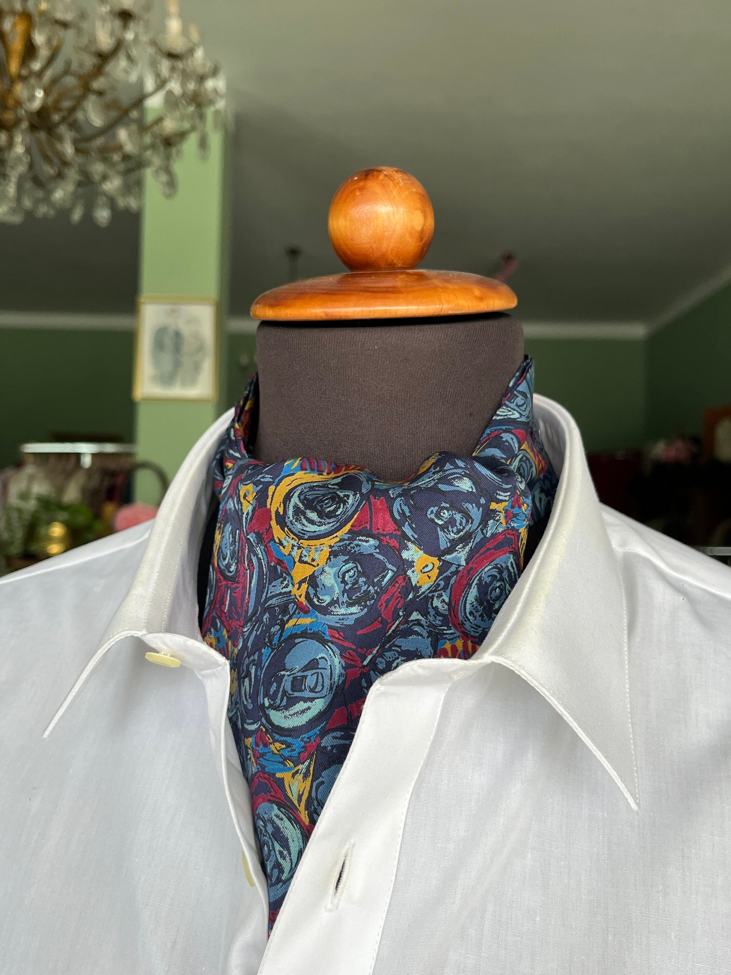 Ascot Moschino seta fantasia astratta
