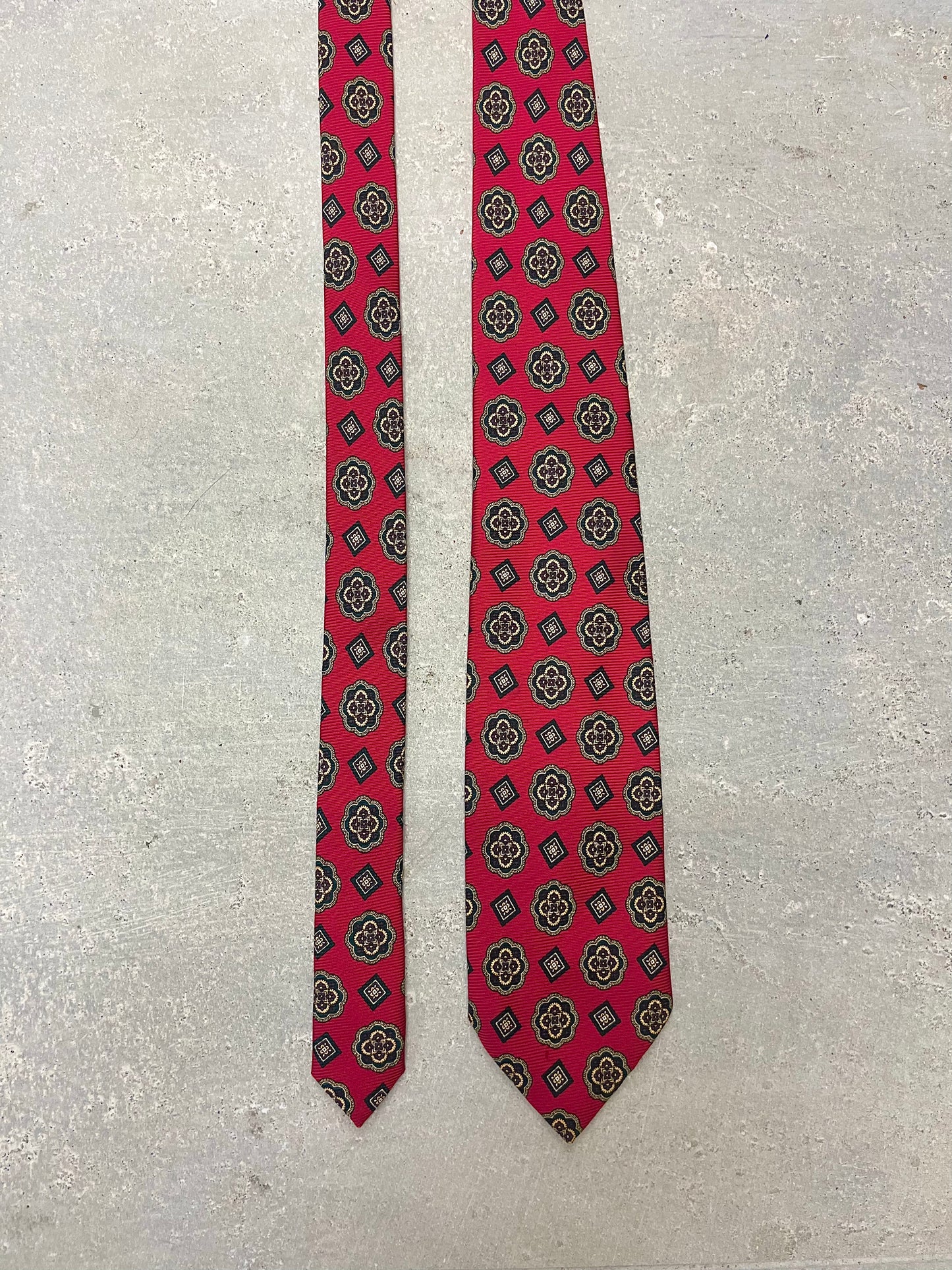 Cravatta anni ‘80 rossa