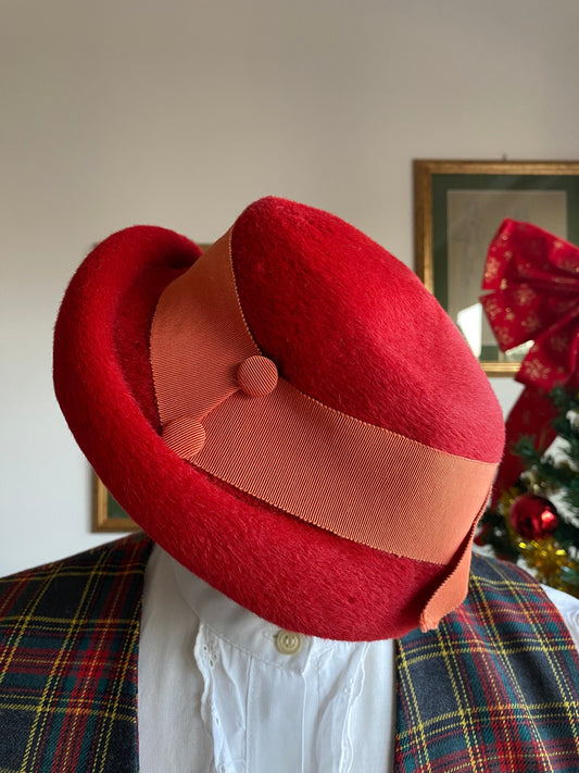 Cappello rosso anni ‘50 ❤️