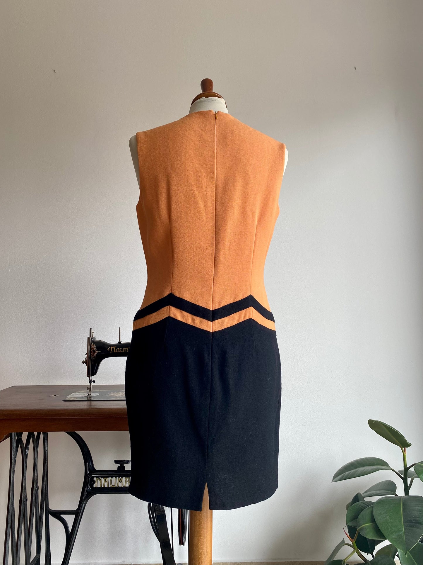 Tailleur anni ‘80 arancio e nero - TG. 42