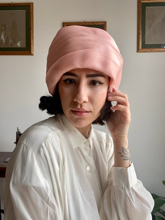Cappello anni ‘60 in seta rosa