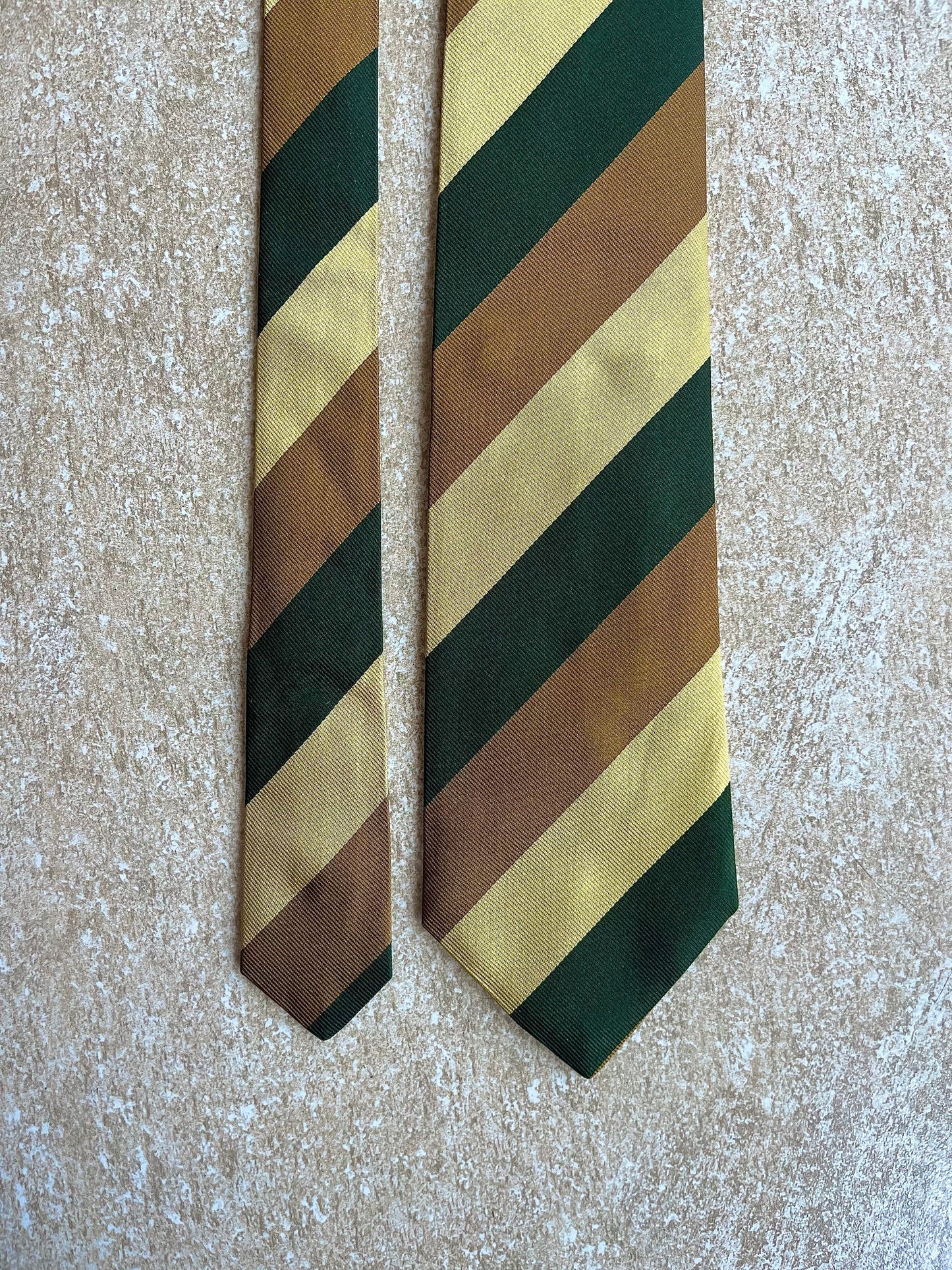 Cravatta regimental in seta